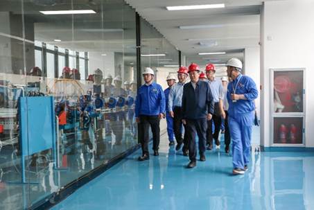 打造向上向前第一象限生力軍 錘煉甘于做人做事作難、受苦受累受屈的企業家隊伍——河南投資集團黨委書記、董事長劉新勇蒞臨安彩高科開展主題教育調研