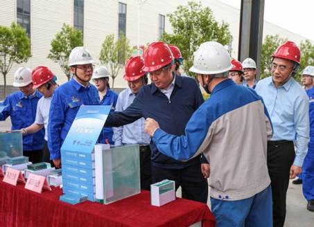 打造向上向前第一象限生力軍 錘煉甘于做人做事作難、受苦受累受屈的企業家隊伍——河南投資集團黨委書記、董事長劉新勇蒞臨安彩高科開展主題教育調研